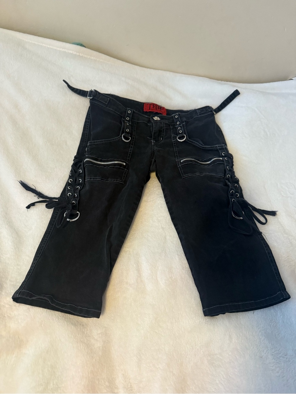 Tripp NYC Black Lace-Up Cargo Capri Jeans